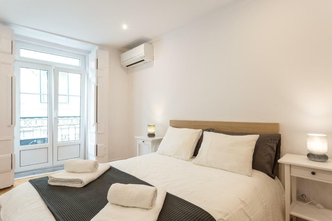 Three Bedroom Apartment In Historical Centre -Bairro Alto Lisbon Exterior photo